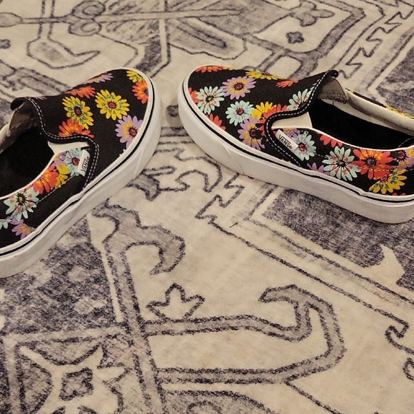 Vans Floral Slip-on Sneakers - Picture 3 of 7